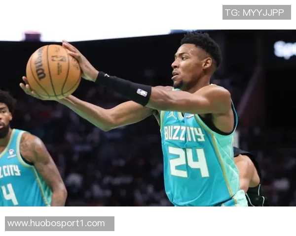 湖人引进克莱加福德黄蜂获得八村与其他球员三方交易构想解析